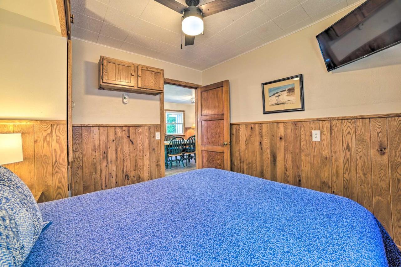 East Tawas Lakefront Getaway With Kayaks And Deck Bagian luar foto