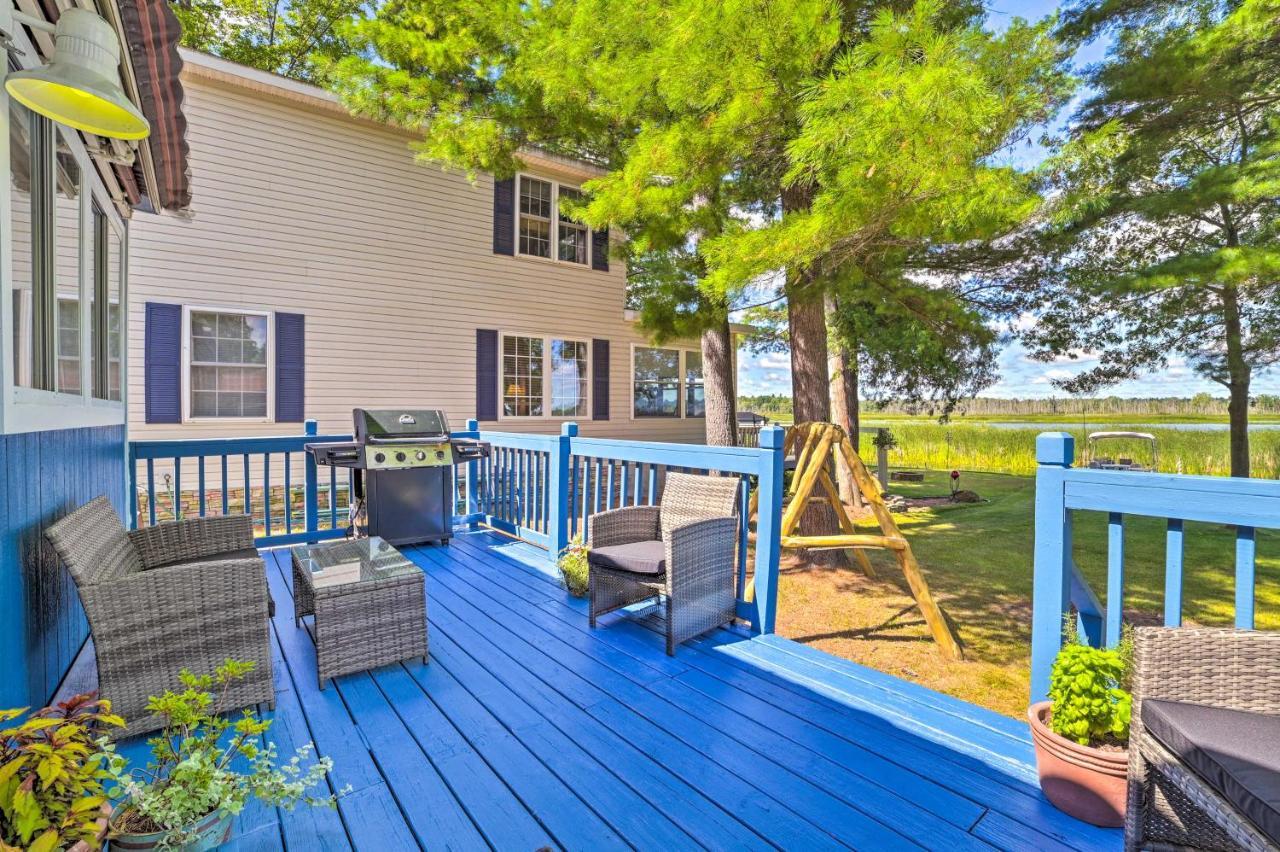 East Tawas Lakefront Getaway With Kayaks And Deck Bagian luar foto
