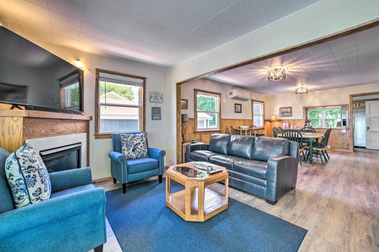 East Tawas Lakefront Getaway With Kayaks And Deck Bagian luar foto