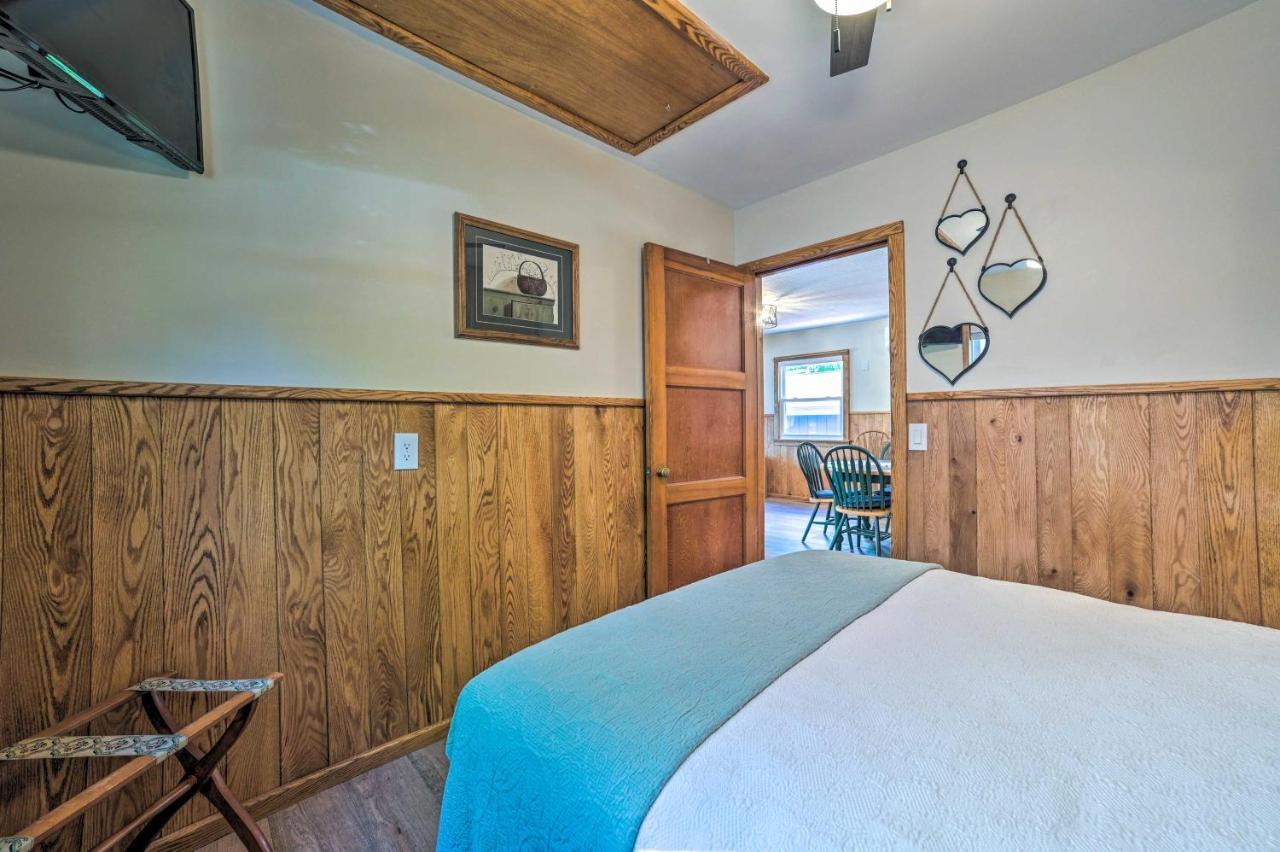 East Tawas Lakefront Getaway With Kayaks And Deck Bagian luar foto